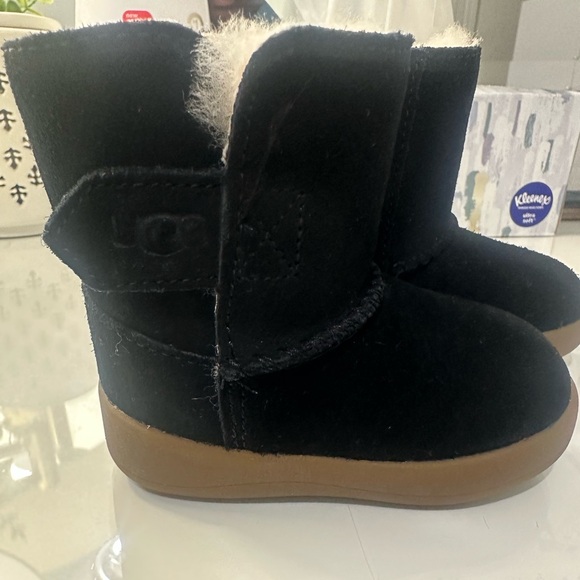 NWT Uggs baby boots - Picture 2 of 6